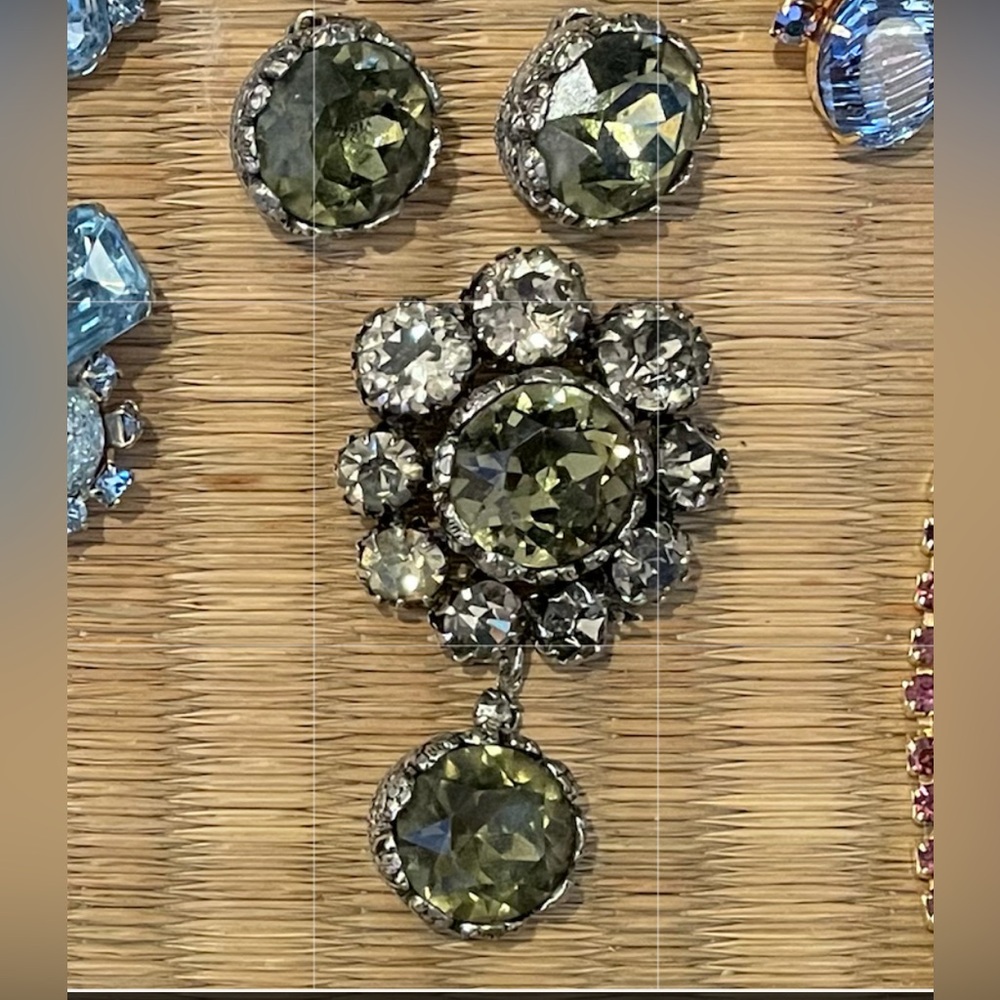 Vintage Juliana SET B+E Large Stone Olive Grey Dangle Brooch+ Headlight Earrings